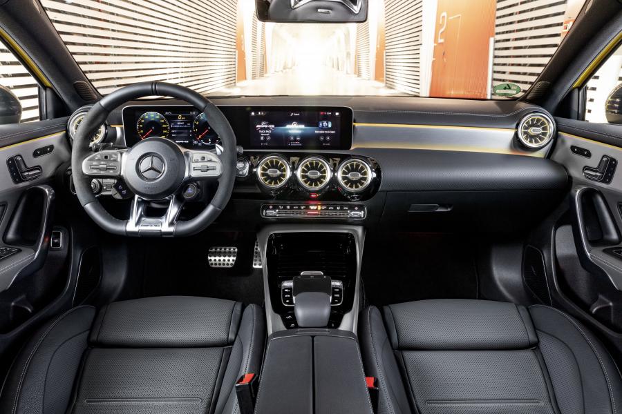 Торпедо Mercedes-AMG A35 4Matic Aerodynamic Package (W177) 2018 года  (WW) (фото 19 из 31)